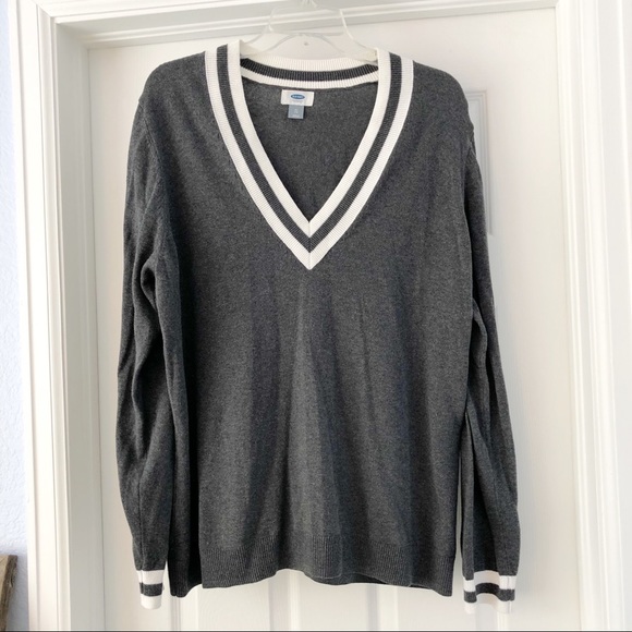 Old Navy Sweaters - Old Navy Gray & White V Neck Sweater Size XL